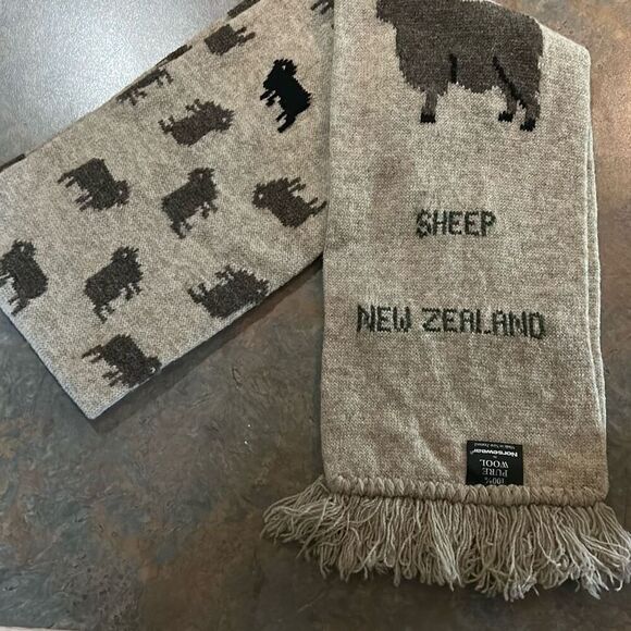 Norsewear Wool Sheep Scarf  Made in New Zealand Unisex - Picture 1 of 8